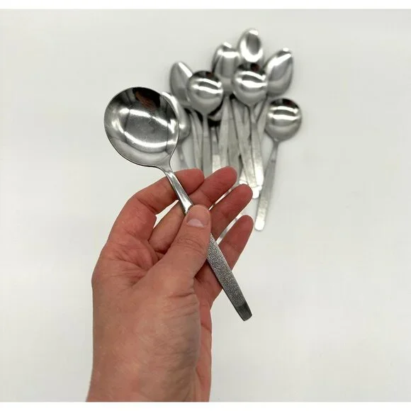 Vintage Spoons World Stainless Steel Taiwan Textured Soup Teaspoon 70s 15 Pieces - Picture 8 of 9